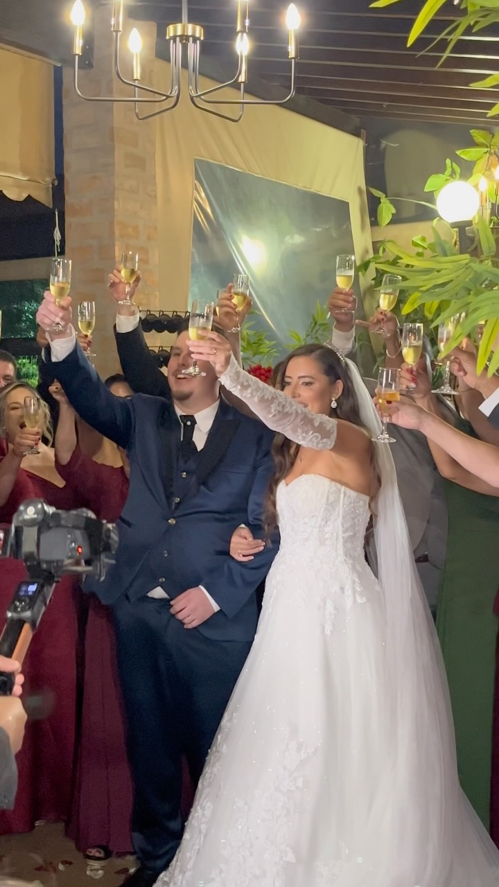 Capa do vídeo de Thaís e Matheus